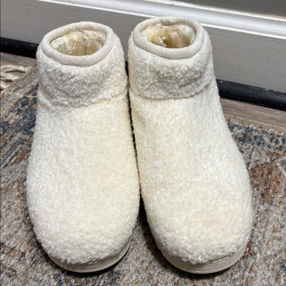 SO Cream Fleece ankle Boots size 8.5 - Picture 2 of 5